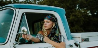 Czy kierowca autobusu ma prawo korzystać ze zwalniacza podczas jazdy na śliskiej nawierzchni?