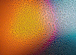 Jak myć oczy noworodka?