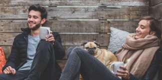 Jak ustawić dwie kanapy w salonie?