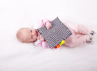 Czym przemyć oko u niemowlaka? Czym przemyć oko u niemowlaka?