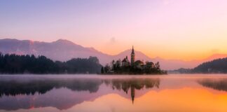 Ile tub konfetti przed kościołem?