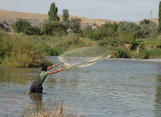 Jak zmierzyć siatkę na trampolinę? Jak zmierzyć siatkę na trampolinę?