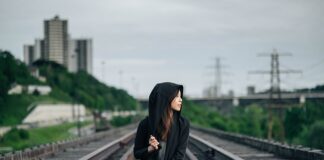 Co zrobić aby zmniejszyć ryzyko uszkodzenia słuchu przez hałas?