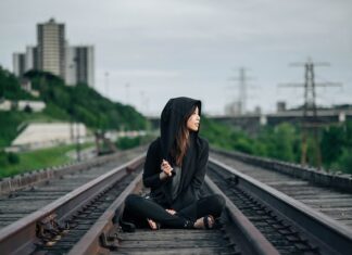 Co zrobić aby zmniejszyć ryzyko uszkodzenia słuchu przez hałas?